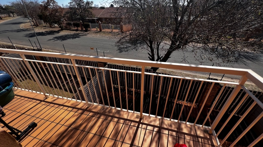 2 Bedroom Property for Sale in Fleurdal Free State